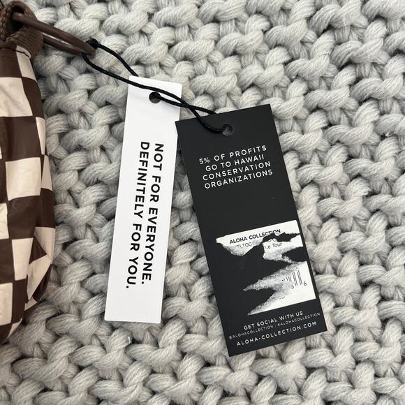 Aloha Collection• SUPER SPECIAL LIMITED EDITION LE TOUR Check Cross Body Purse - Picture 5 of 13